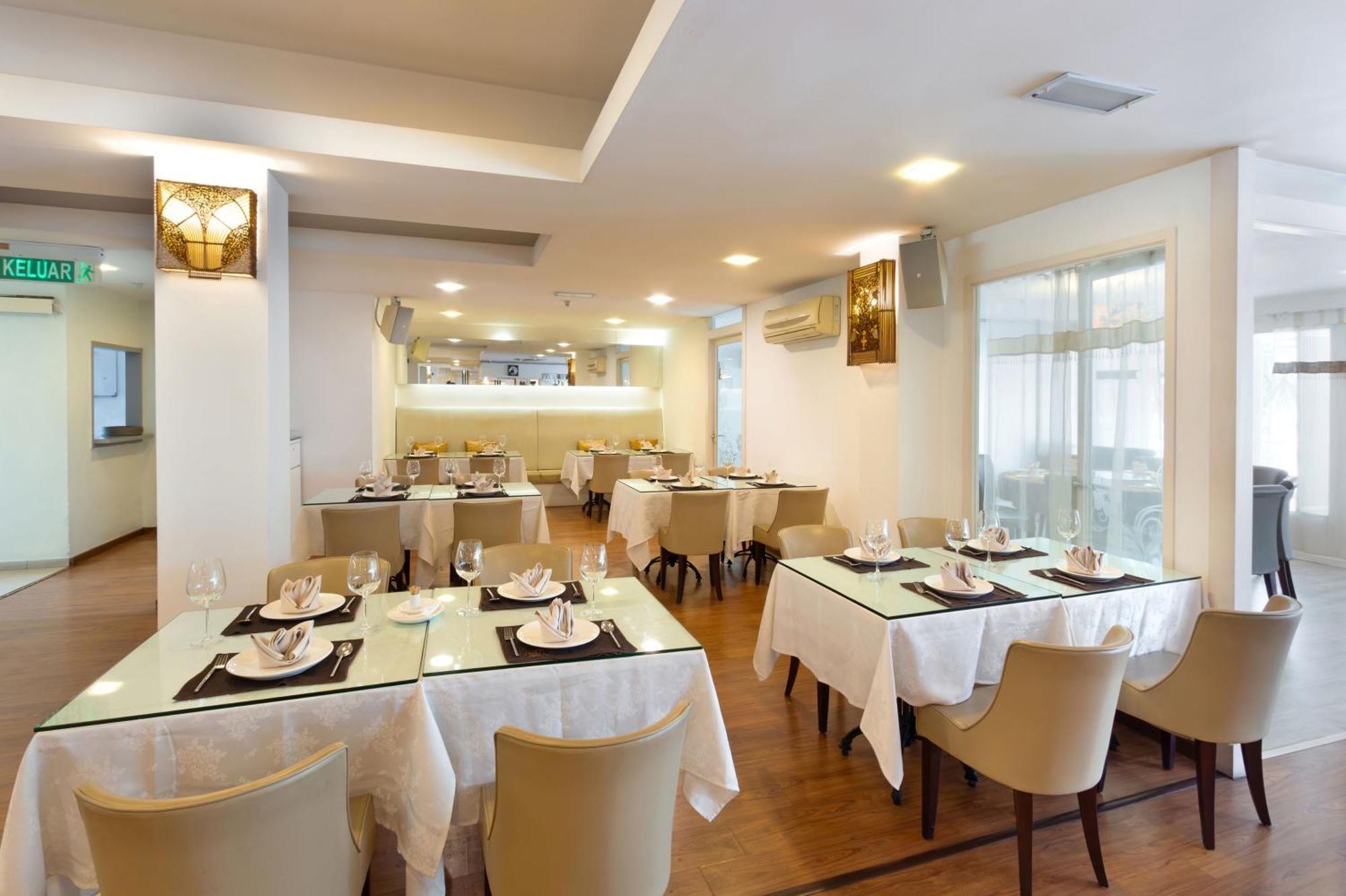 Kings Hotel Melaka Extérieur photo