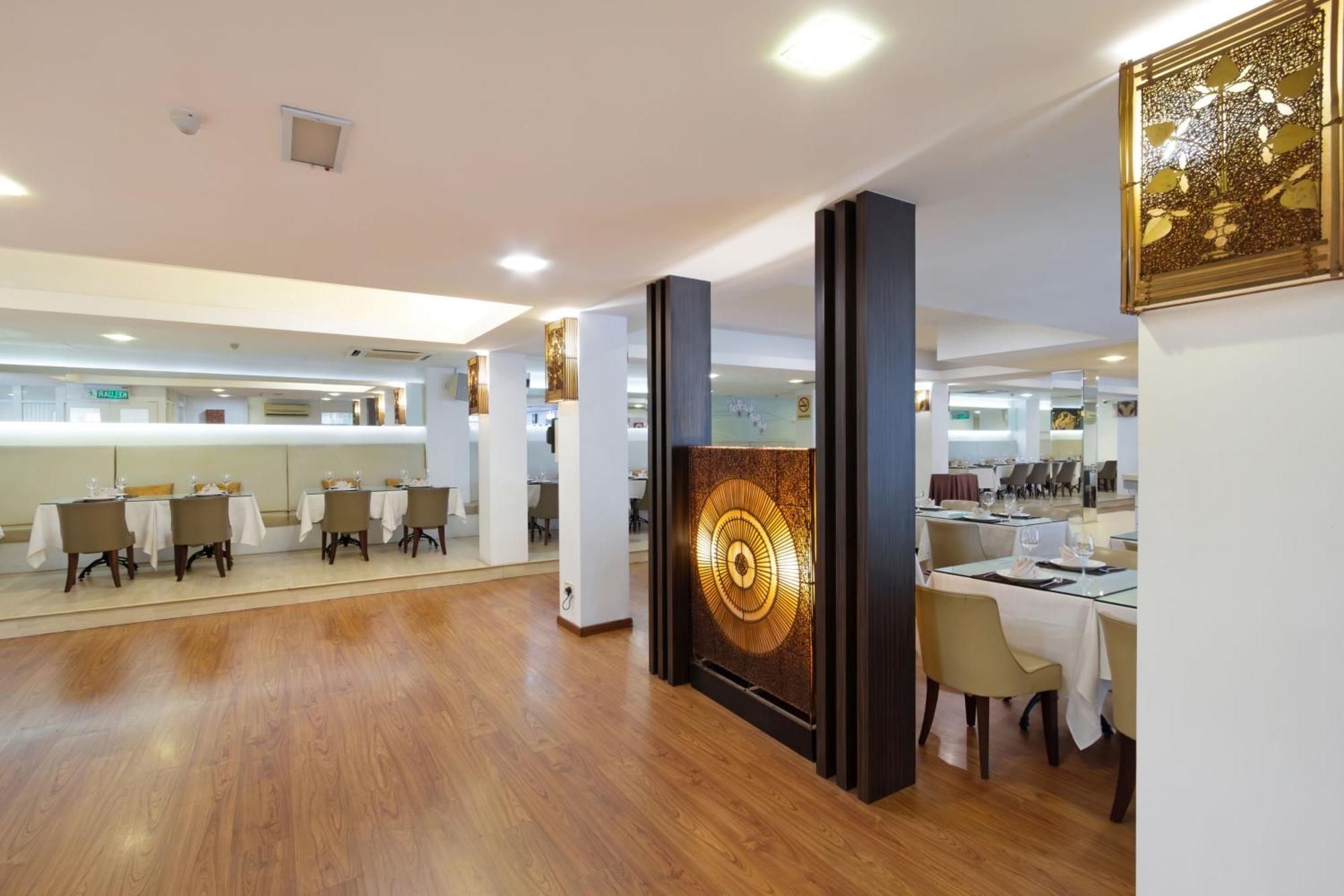Kings Hotel Melaka Extérieur photo