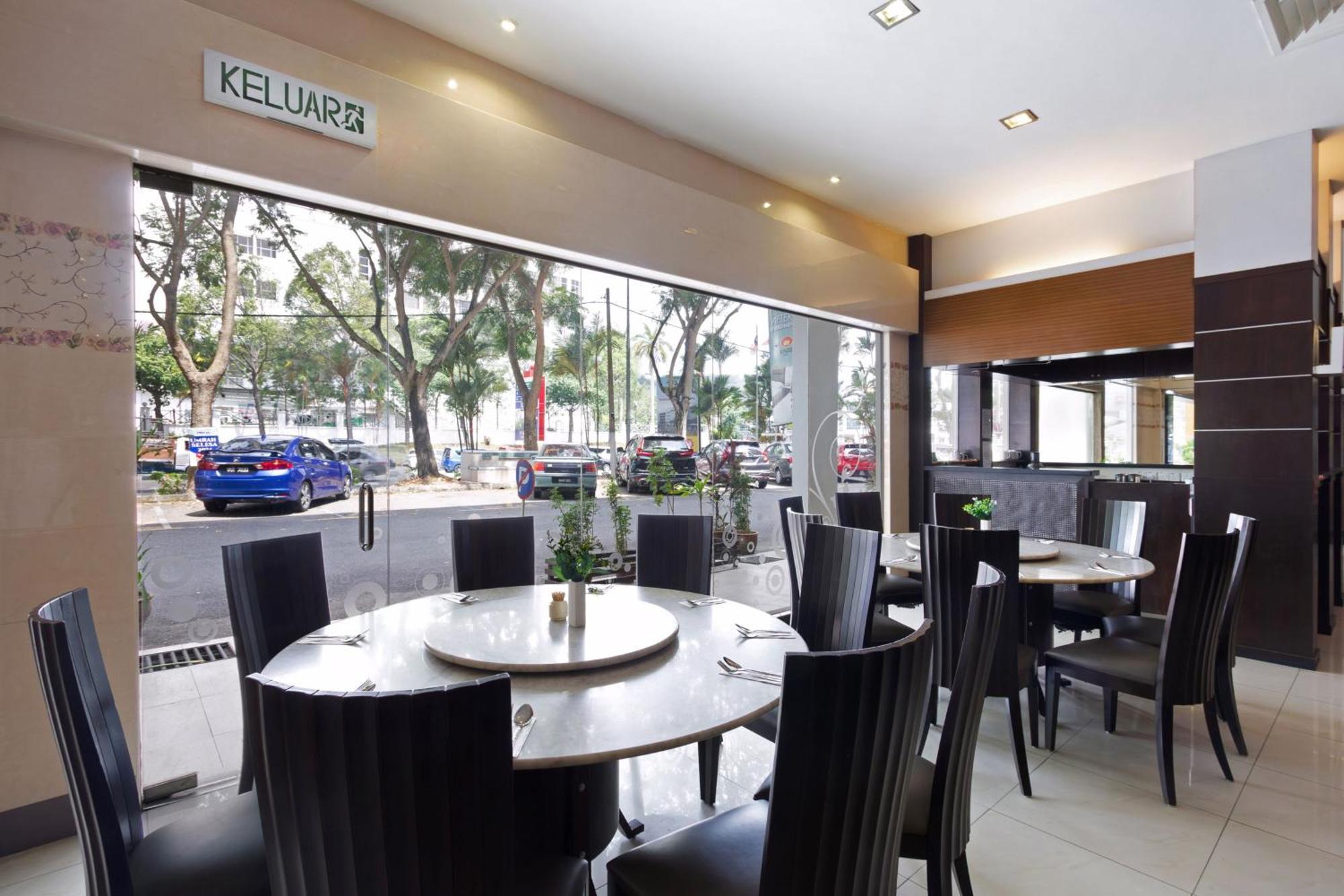Kings Hotel Melaka Extérieur photo