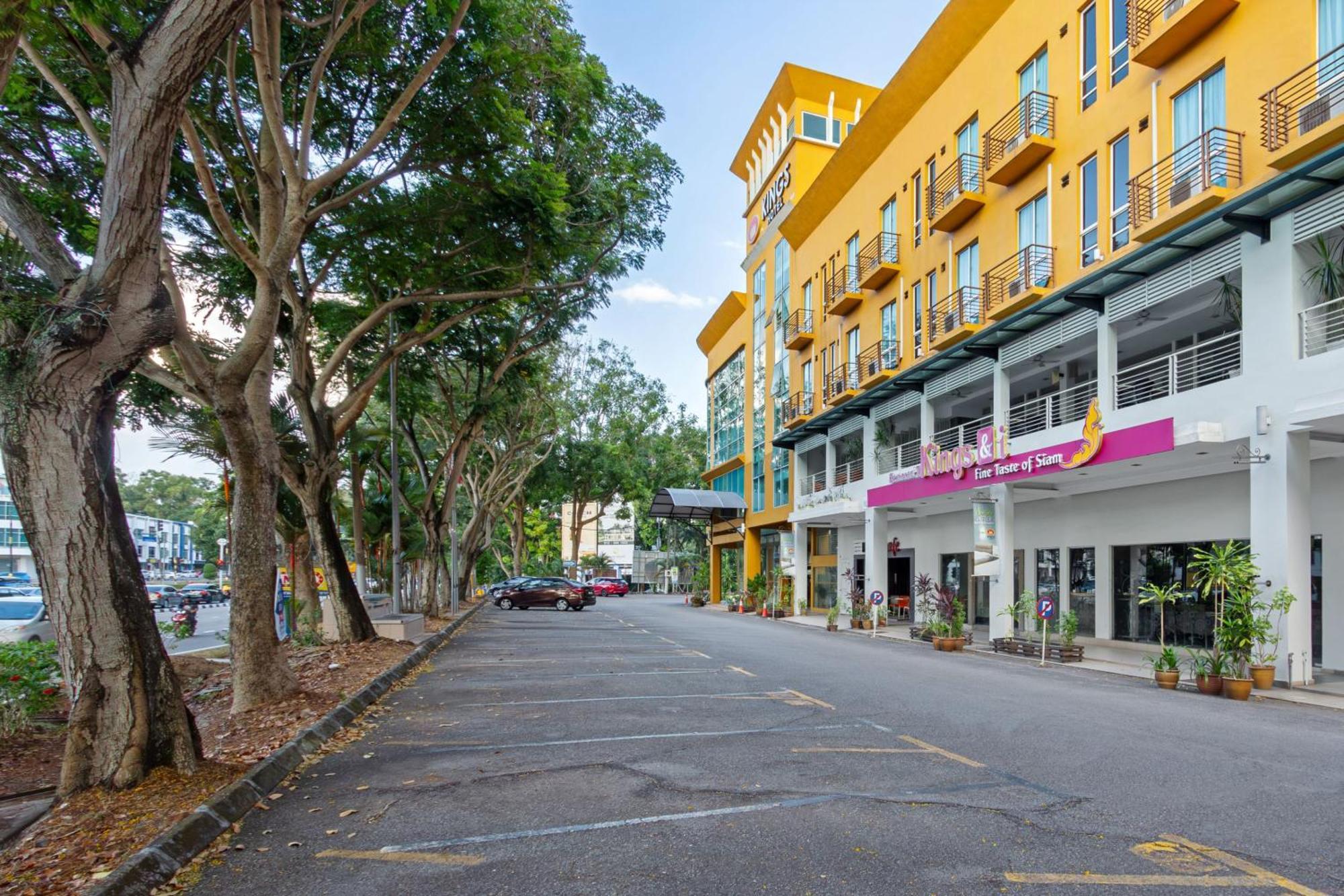 Kings Hotel Melaka Extérieur photo