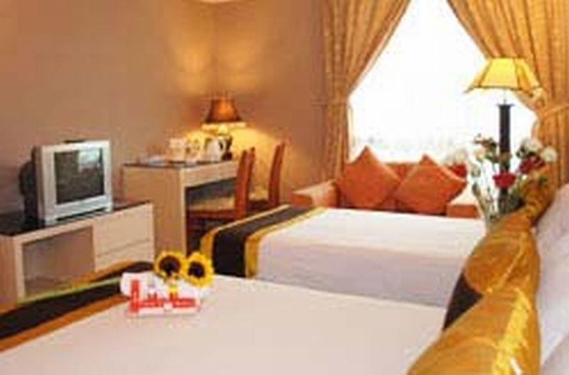 Kings Hotel Melaka Extérieur photo