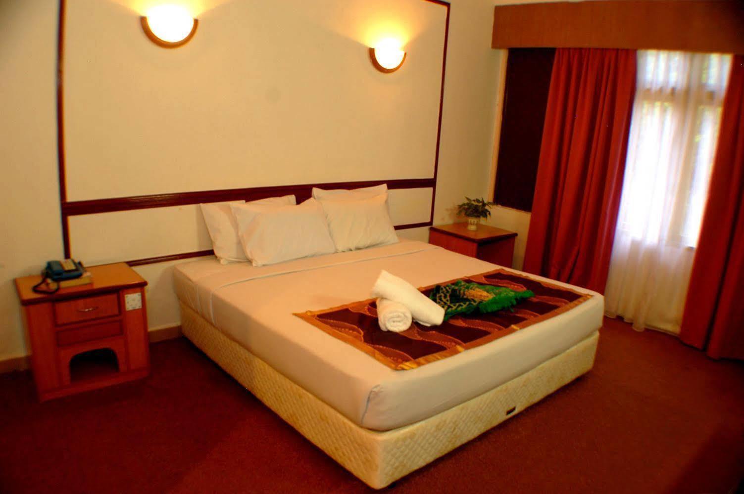 Kings Hotel Melaka Extérieur photo